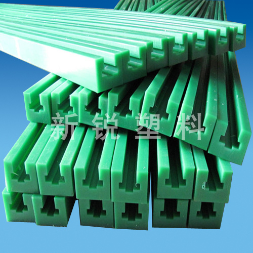 U����������